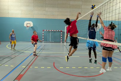 VOLLEYBALL