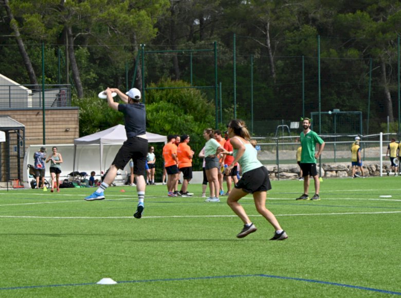 ULTIMATE FRISBEE 