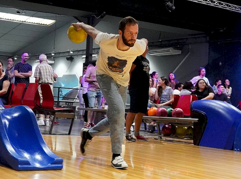 BOWLING